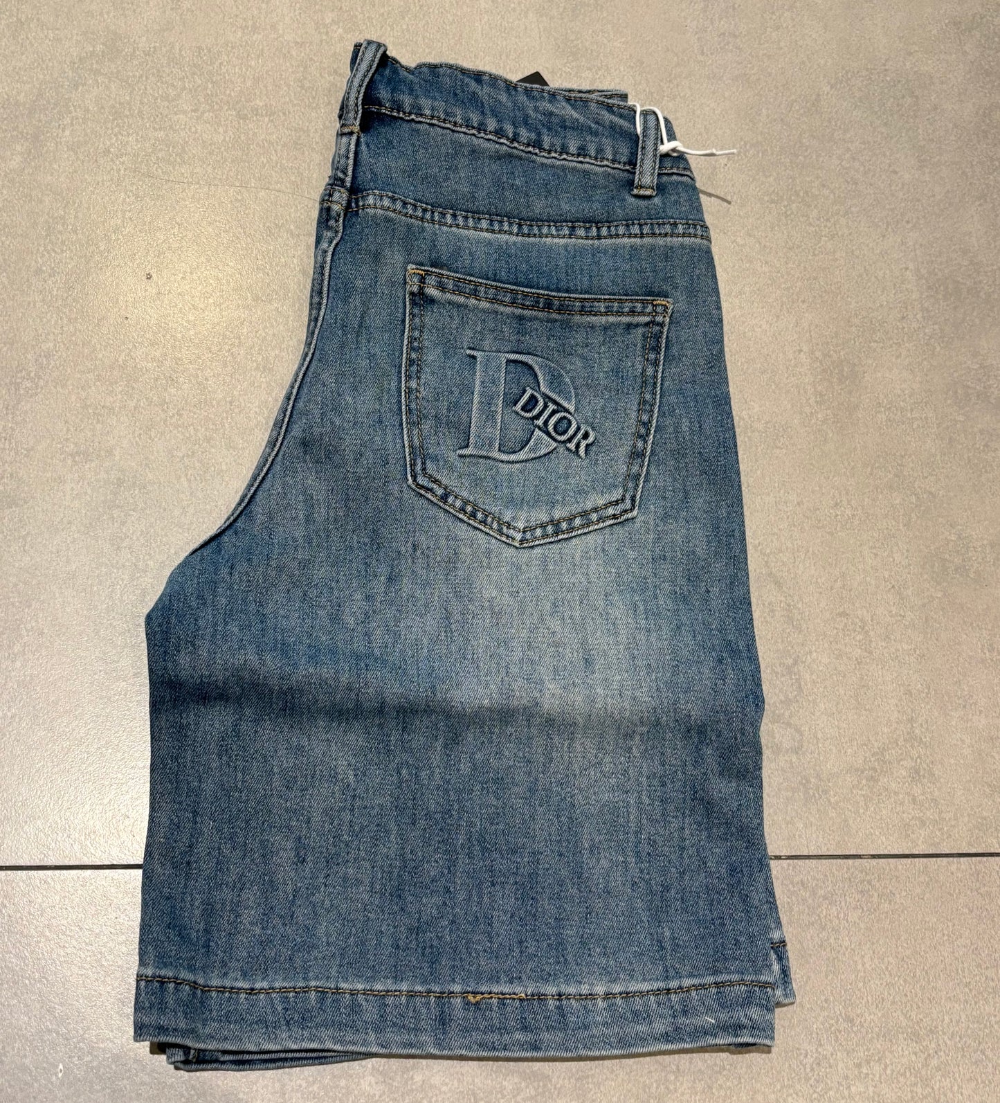 Short denim