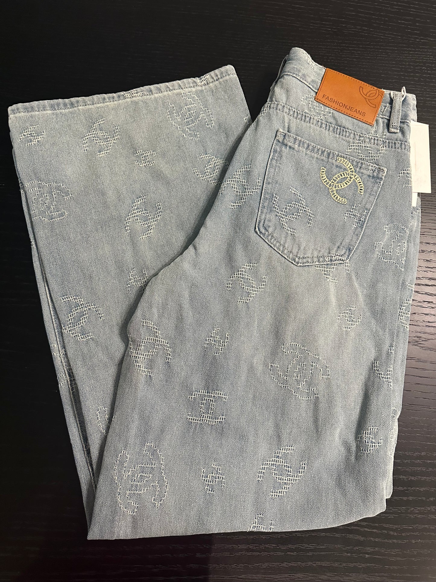 Jeans channel
