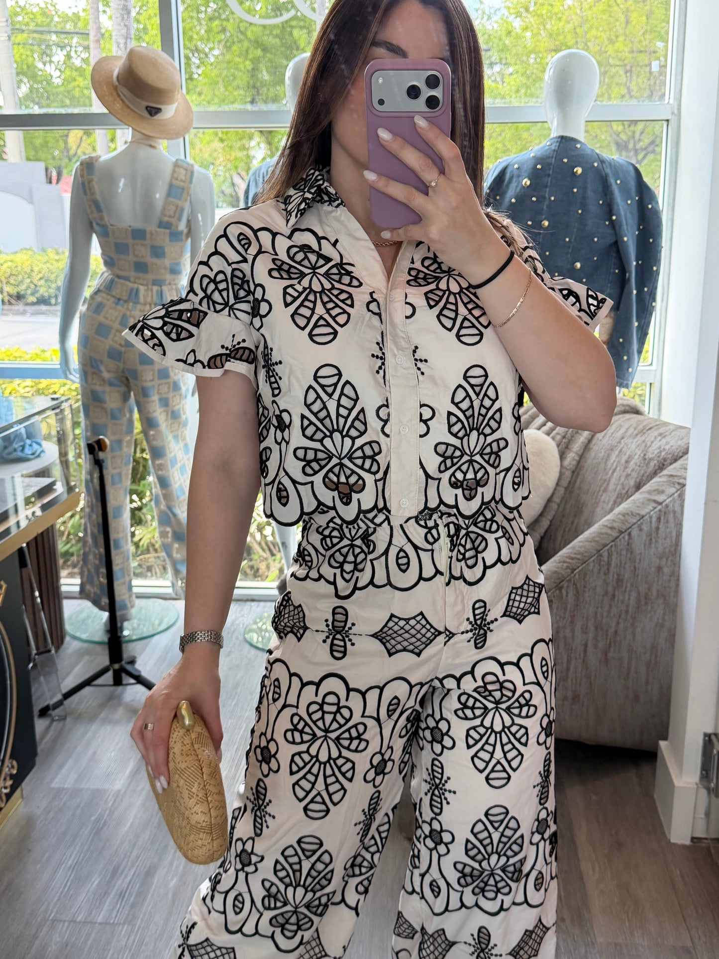Chic embroidery set
