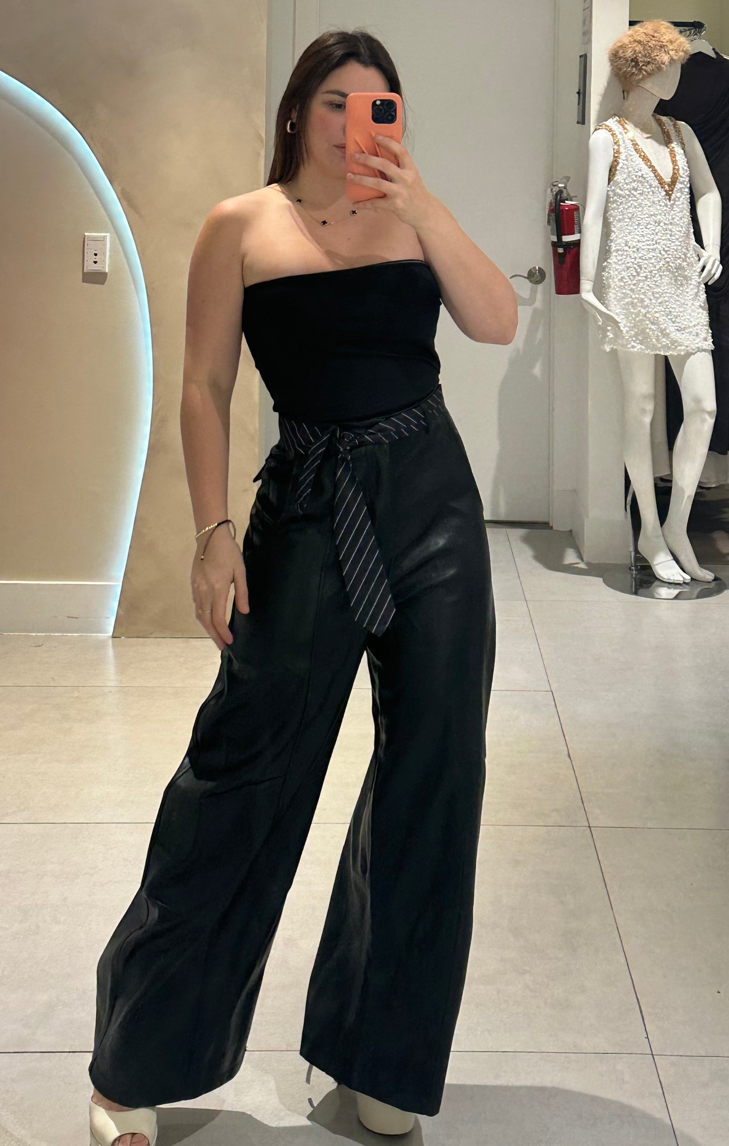 Top básico negro