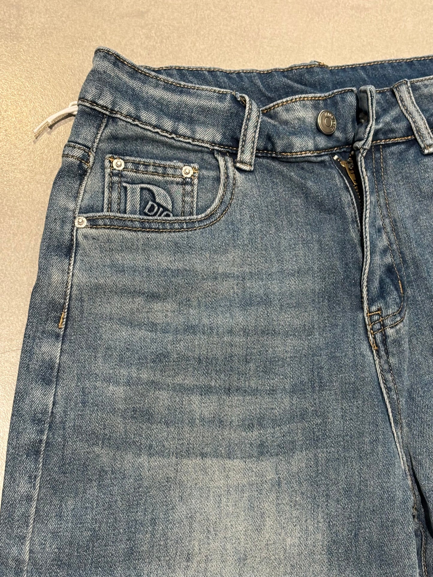 Short denim
