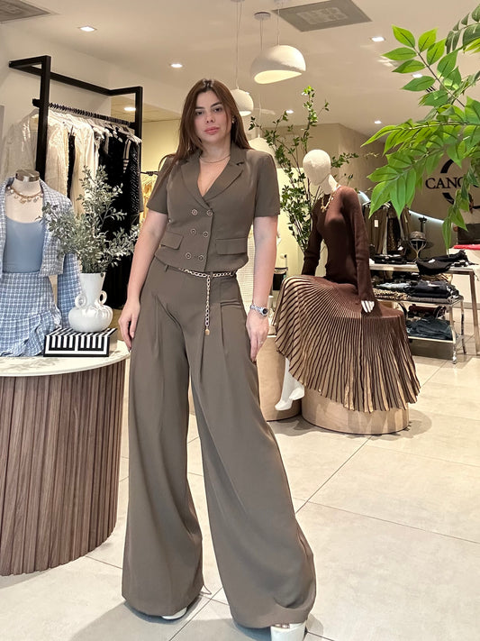 Lore Brown set