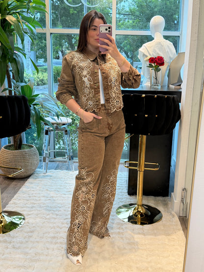 Embroidery brown set