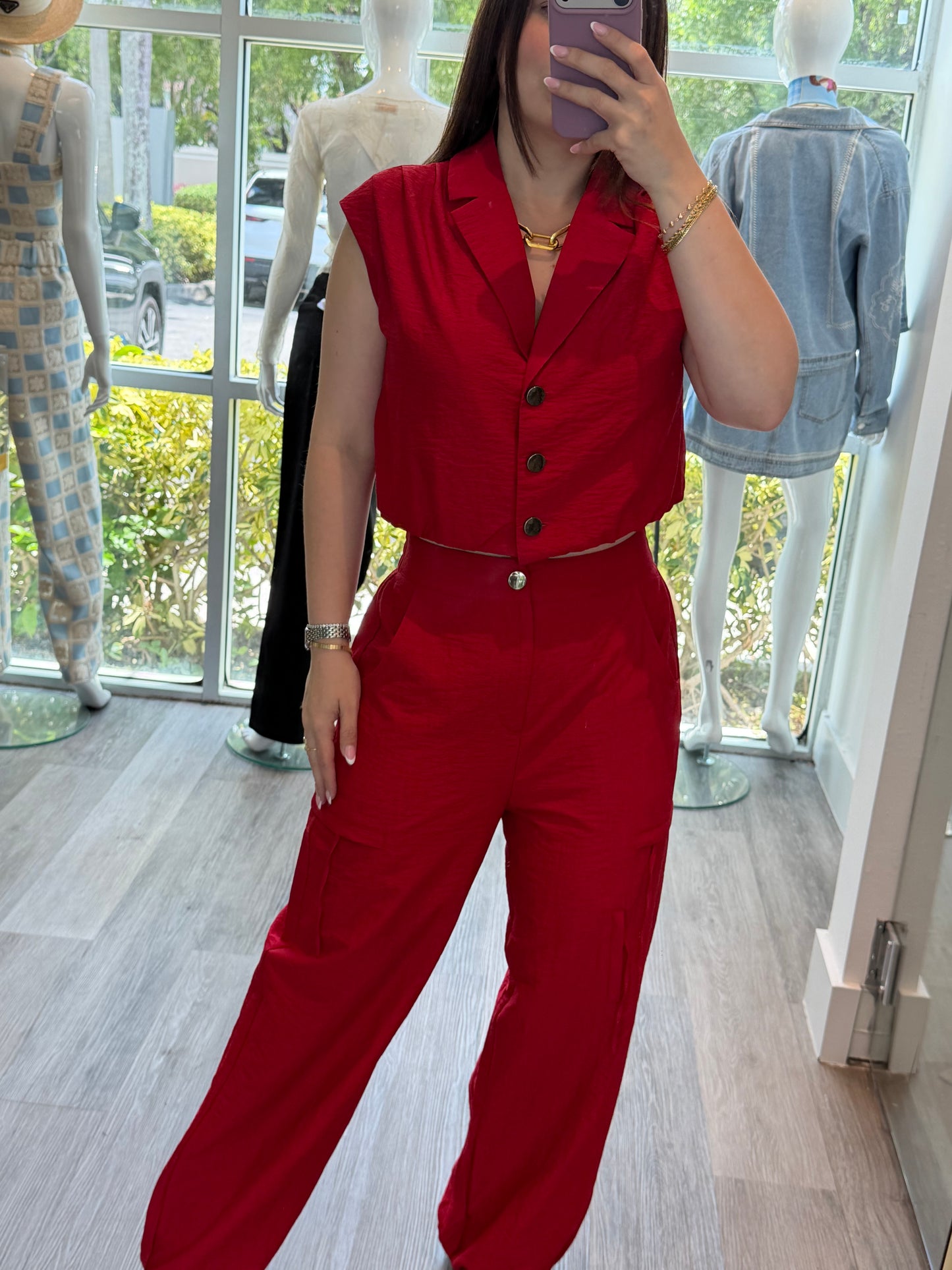 Gabrielle set red