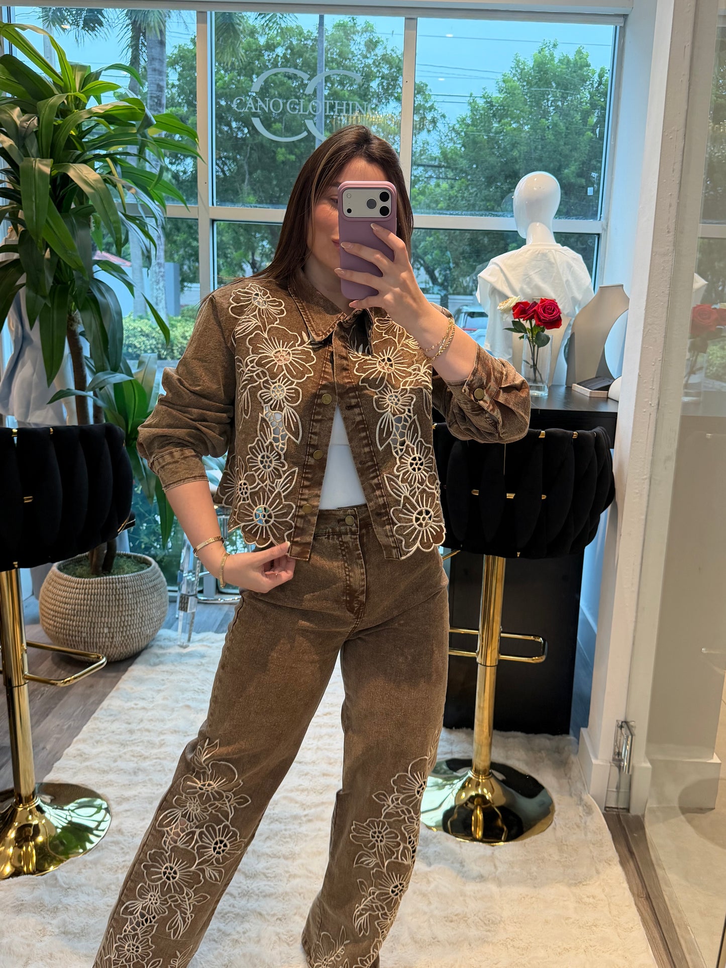 Embroidery brown set
