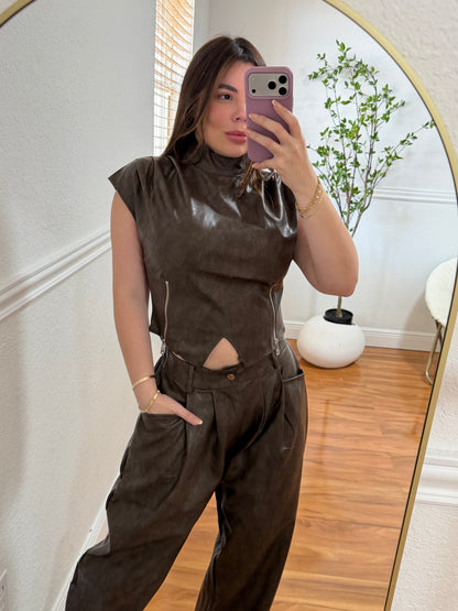Brown leather set