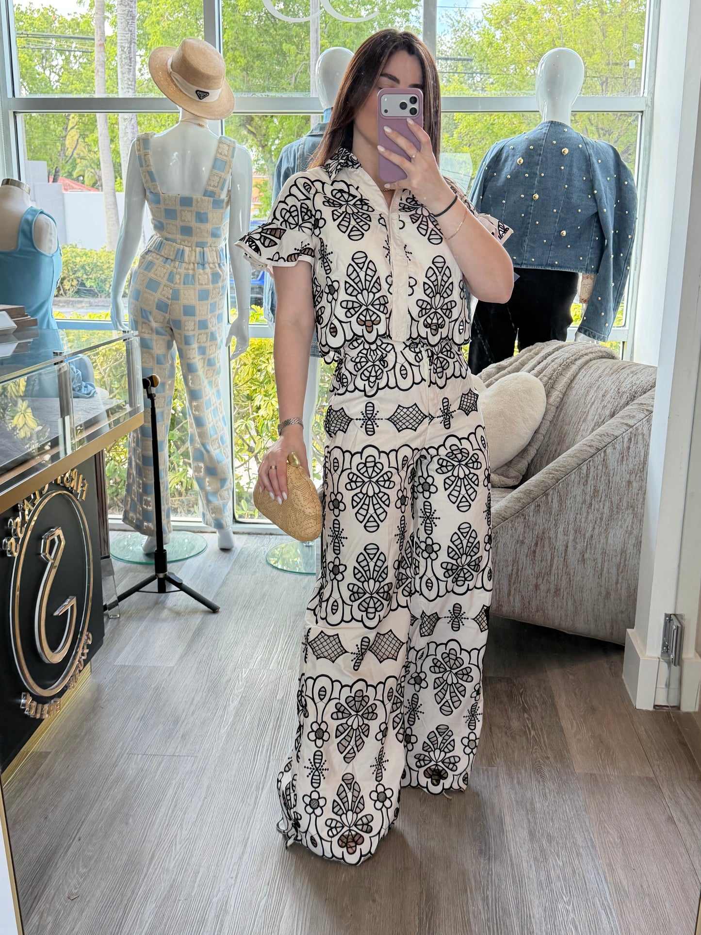 Chic embroidery set