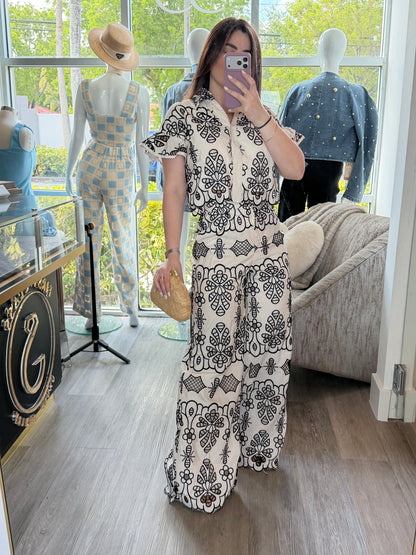 Chic embroidery set