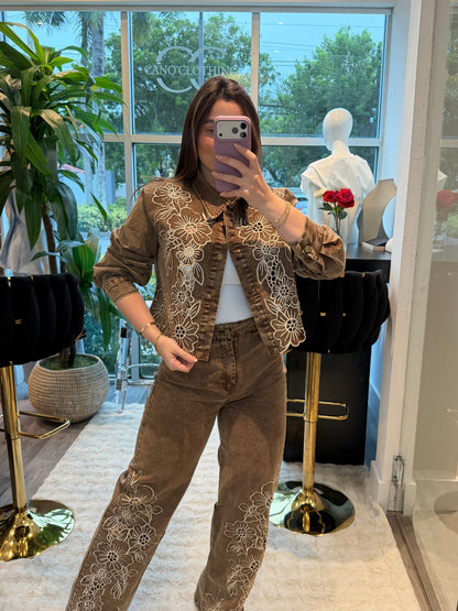 Embroidery brown set