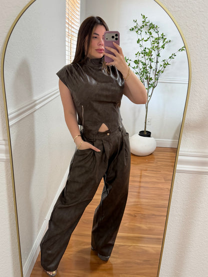 Brown leather set