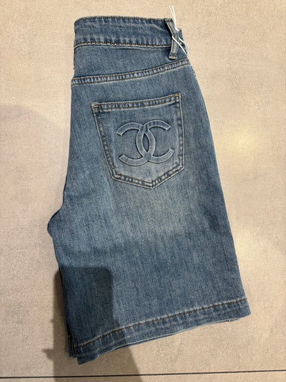 Short denim