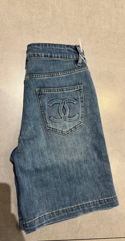 Short denim