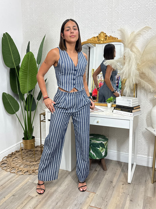 Chloe Set in blue and white!